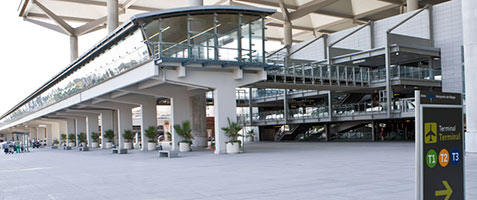 Parada del autobús AVANZA en el Aeropuerto de Málaga